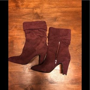 Genevao Wine Suede Boots sz 10